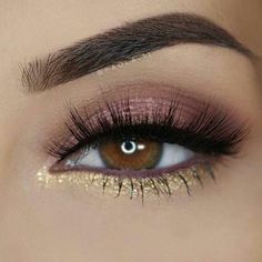 Machiaj Smokey Eyes, Gold Eyeliner, Makeup Tip, Simple Eye Makeup