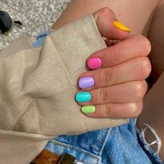 Vibrant Summer Nails, Acrylic Nails Winter, Christmas Acrylic Nails, Nail Designs Christmas, Multicolored Nails, Minimal Nails, Nails Winter, Rainbow Nails