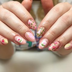 Flower Bouquet Nails, Cottagecore Nail Art, Garden Nails Design, Cottage Core Nails, Tulip Nail Art, Cottagecore Nails, Different Nails, Spring Nail Design, Tulip Nails