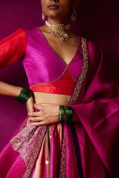 Zari Lehenga, Bride Indian, Wedding Trousseau, Saree Blouse Neck Designs, Silk Saree Blouse Designs, Blouse Designs Silk