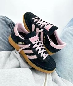 Adidas Pink Spezial, Black Pink Adidas, Handball Spezial Shoes, Pink Spezial Adidas, Spezial Adidas Shoes, Spezials Adidas, Adidas Shoes Pink, Pink Adidas Shoes