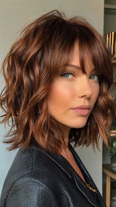 Dark Copper Red Curly Hair, Copper Undertones Hair, Dark Ombre Short Hair, Bob Wavy Hairstyles, Medium Warm Brown Hair Color, Dark Copper Hair Color, Copper Hair Dark, Dark Water, Wavy Lob