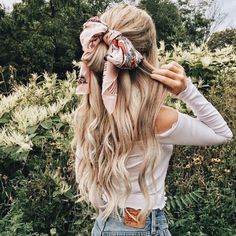 Brunette Bob, Bow Hairstyle, Long Blonde, Long Wavy Hair, Long Blonde Hair, Scrunchie Hairstyles, Headband Hairstyles