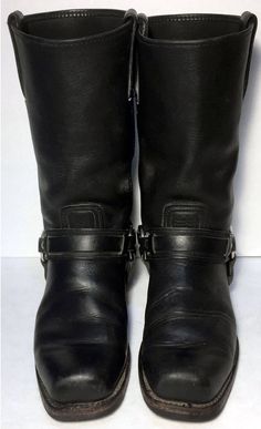 ITEM DESCRIPTION: Dressing up the iconic classic is belted detailing. This little detail takes the Harness to new places. Goodyear Welt construction, rugged rubber bottoms, and a stacked heel, this boot is uncompromising and gets even better with age. Made in USA and sourced from domestic and imported products. Knee High Socks Outfit, Black Motorcycle Boots, Motorcycle Riding Boots, Engineer Boots