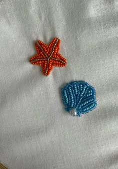 Beading Patterns On Fabric, Starfish Bead Embroidery, Embroidery Designs Ocean, Beading Projects On Fabric, Fish Bead Embroidery, Easy Bead Embroidery, Embroidery Designs Beads, Beaded Embroidery Designs