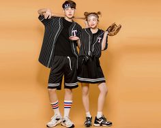 Sibling Poses, Pre Wedding Poses, Practice Outfits, Quirky Fashion, Best Photo Poses, Dope Outfits, Drawing Poses, Fashion Poses