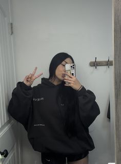 Oversized Hoodie Pajamas, Baggy Hoodies For Women, Oversized Hoodie Outfit Grunge, Oversized Hoodie Pjs, Huge Hoodie Outfit, Black Oversized Hoodie Outfit Aesthetic, Giant Hoodie Outfit, Boyfriends Hoodie Outfit, Mai Pham Hoodie