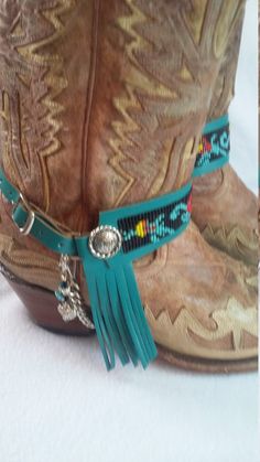 Boot Accessories Diy, Boho Turquoise, Boot Bracelet, Boot Bling, Boho Cowgirl, Stil Boho, Boot Straps, Decorative Beads, Turquoise Boho