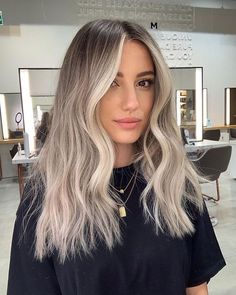 Ash Blonde Hair Balayage, Blonde Hair Balayage, Baylage Hair, Blonde Hair With Roots, Tan Skin Blonde Hair, Blonde Hair Makeup, Ash Blonde Hair Colour, Summer Blonde Hair, Ash Blonde Balayage