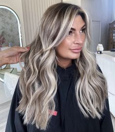 Dark Roots Blonde Hair Balayage, Ashy Hair, Hairstyles Balayage, Pop Colour, Fall Blonde Hair, Summer Blonde Hair, Whatsapp Text, Ashy Blonde, Brown Hair Inspo