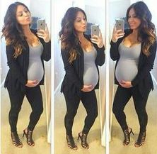 @iBe Bambii Pregnancy Bump, Jeans Heels, Baby Bump Style, A Pregnant Woman, Pregnancy Fashion, Maternity Outfit, Pretty Pregnant