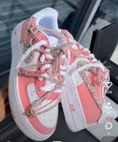 Airforce 1 Outfit, Outfit Brunch, Nike Shoes Women Fashion, Pretty Sneakers, Crocs Fashion, Custom Shoes Diy, Trendy Shoes Sneakers, Nike Fashion Shoes, Nike Shoes Girls