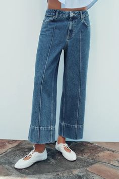 HIGH-WAISTED Z1975 CROPPED WIDE LEG JEANS - Mid-blue | ZARA United States Trench Coat Dress, Mode Zara, Cropped Wide Leg Jeans, Jeans Cropped, Zara Fashion, Cardigan Sweater Jacket, Wide Jeans, Tshirt Skirt, Jeans Rock