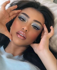 Gem Eye Look, Festival Makeup Looks, Matte Make Up, Halloweenský Makeup, Rhinestone Makeup, Rave Makeup, Vampire Weekend, Runway Makeup, Smink Inspiration