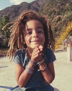 Dreadlocks... Hippie Family, Stile Hippie Chic, Baby Dreads, Pelo Afro, Hippie Chic, Hippie Style, Black Is Beautiful, Locs, Wwe