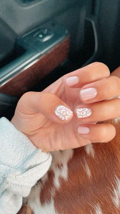 #cheetah #nailart #nails Simple Cheetah Print Nails, Cheetah Print Dip Nails, Gel Cheetah Nails, Cute Almost Nails, Dip Nail Manicure, Dainty Nails Classy, Cute Nails Cheetah, Chrome Cheetah Nails, Nails Ideas Cheetah