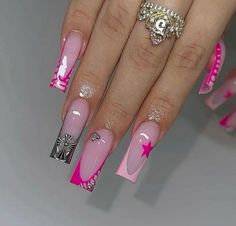 Medium Length Nails Designs, Medium Nail Sets, Pink Freestyle Nails, Early 2000 Nails, Freestyle Nails