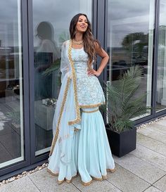 Sarara Dress, Indian Outfits Lehenga, Mode Zara, Salwar Kamiz, Indian Gowns Dresses, Pakistani Bridal Dresses