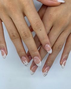 Cute Nails Inspo French Tips, Basic Nails With Design, Cute Dainty Nail Designs, Cute Nail Inspo Square, Adorable Nail Designs, Sanrio Nails Simple, Bow Square Nails, French Nails With Bow Design