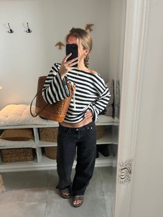 Copenhagen Clothing Style, Scandi Fashion, Fall Jeans, Copenhagen Style, Style Fall, School Fashion