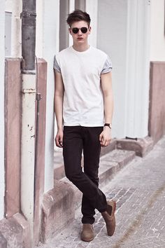 Topman Tee, Daniel Wellington Watch, Frank Wright Boots Men's Street Style Photography, Male Outfit, College Clothes, People References, Boots Outfits, Guy Style, College Boys, Male Style, Mens Fashion Rugged