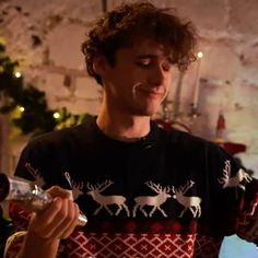 Wilbur Soot Christmas, The Sorry Boys, Soot Aesthetic, Sorry Boys, Reading Sheet Music, Indie Boy, Perfect Guy, Hot British Men, Wilbur Soot