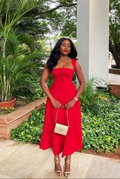 Red Dinner Dress, Dinner Outfit Classy, Dinner Date Outfits, African Print Maxi Skirt, Classy Gowns, Chic Dress Classy, Dinner Dress Classy, Chic Chic, Effortlessly Chic Outfits