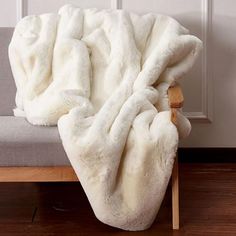 Caparica TW4144 Throw Blanket By Furniture Of AmericaBy sofafair.com White Faux Fur Throw, Superhero Bedding, Faux Fur Area Rug, Affordable Bedding, Comfy Blankets, Faux Fur Throw Blanket, White Throws, Faux Fur Blanket, Fur Throw Blanket