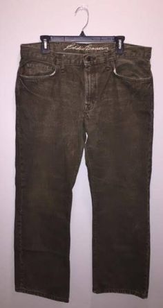 - Great 90's Eddie Bauer jeans - Made in Sri Lanka - Tag size 36 x 30 - Faded olive green color - Wide leg jean PLEASE NOTE: - all items are pre-owned and may have normal wear and wash - vintage sizes are different and may vary / I'll try my best to include measurements or have models try on items  SHIPPING:  - All items ship via USPS. - INTERNATIONAL shipping: contact seller & shipping cost will be provided Sales are final. Thanks for Shopping Vintage River City! Please check out my other items Olive Green Jeans, River City, Jean Large, Green Jeans, Olive Green Color, Womens Jeans, Eddie Bauer, Try On, Sri Lanka