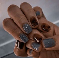 Short Nail Ideas Fall 2024, Nails Winter 2024 Trends, Fall Nails Trendy, Chrome Nail Colors, Minimal Nail, Autumn Nail, Short Gel Nails, Nail Art Trends, Chrome Nail