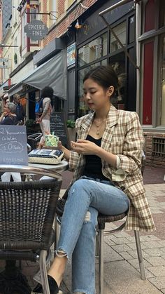 Jennie Kim Outfits Casual, Jennie Casual Outfit, Kim Jennie Outfits Casual, Jennie Kim Style, Blackpink Outfits, Looks Street Style, Jennie Kim, 가을 패션