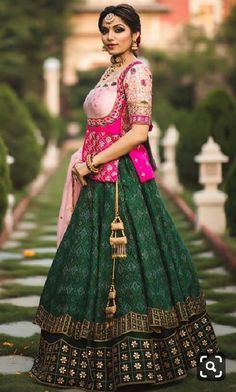 Blouse Designs Long, Lengha Blouse Designs, Choli Blouse Design, Fashionable Saree, Stylish Blouses, Cutwork Blouse, New Saree Blouse Designs, Fashionable Saree Blouse Designs