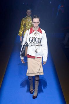 Gucci Spring 2018 Ready-to-Wear Fashion Show Collection Geeky Fashion, Gucci Spring, Red Carpet Event, Fashion Weeks, Geek Chic, Fashion 2018, Fashion Show Collection, Vogue Paris, Runway Fashion