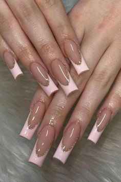 I love how these French tip nails are lined with glitter. This design is great for everyday wear but is also perfect for an event such as a wedding. If you want tapered square nails, these are amazing. Pink Tip Nails, Unghie Sfumate, Long Square Nails, Tapered Square Nails, Square Nail, Square Nail Designs, Tapered Square, Magnesium Deficiency, French Tip Acrylic Nails