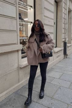 Wander Outfit, Trending Winter Boots, Europe Outfits