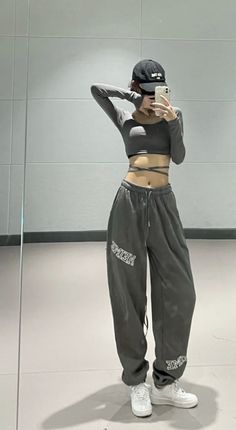 Dancer Practice Outfits, Dancer Fashion Hip Hop, Dance Hip Hop Outfits, Kpop Trainee Outfit, Cute Dance Outfits For Practice, Kpop Idols Outfits Casual, Outfits For Dance Practice, Korean Dance Practice Outfit, Dance Outfits Hip Hop