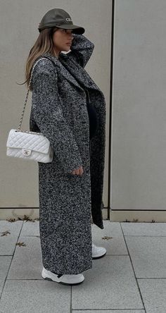 Herringbone Coat Outfit, Oversized Coats, Outfit Oversize, Herringbone Coat, Coat Outfit, Oversized Coat, Fall 2023