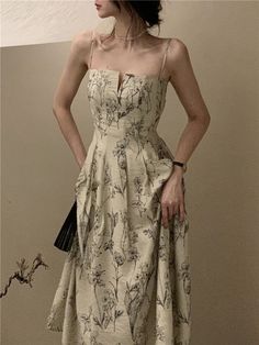 Pocono Wedding, Audrey Hepburn Dress, Hepburn Dress, Gaun Fashion, Elegant Midi Dresses, Midi Dress Party, Korean Dress, Midi Dress Summer, Moda Vintage