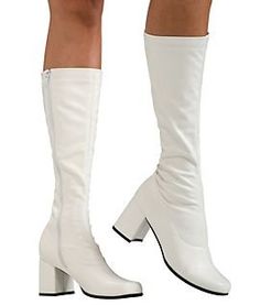 I had a beautiful pair of beige pure leather Go-Go Boots - My husband bought them for me to wear with my hot pants "suits".  Loved them. Boots Costume, Go Go Boots, White Costume, Gogo Boots, Vintage Memory, Adult Halloween Costumes, Madame Alexander, Moda Vintage