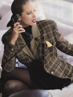 Say hello to the shoulder pads in this Anne Klein power suit. Gilles Bensimon, Carol Alt, Vanessa Angel, Estelle Lefébure, Fashion 1980s, Laetitia Casta, Natalia Vodianova, Lily Aldridge, Claudia Schiffer