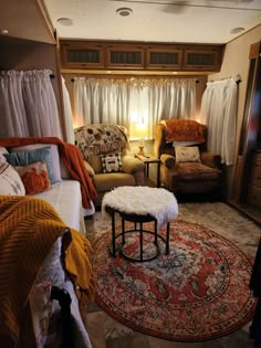 Boho style 5th wheel redo Cosy Rv Interior, Boho Rv Living Room, Hippy Rv Interior, Hygge Rv Decor, Country Camper Decor, Camper Living Room Decor, Camper Interior Ideas Rustic, Cozy Rv Aesthetic, Cozy Camper Decor