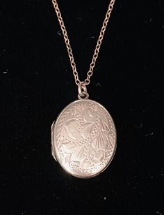 Lovely Vintage JAM Sterling Silver Engraved Hinged Oval Photo Locket with marked Sterling Silver Chain. Marked Sterling Silver. Makers Mark JAM. Good condition.  L3cm W2cm Chain Length 18 Inches (L46cm) Photo Locket, Locket Necklace, Sterling Silver Chain, Makers Mark, Sterling Silber, Chain Lengths, Chain Length, Sterling Silver Chains, Locket