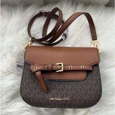 Brand New Brown Leather Michael Kors Purse, Great For All Occasions Michael Kors Handbags Outfits, Michael Kors Bag Outfit, Sac Michael Kors, Michael Kors Handbags Black, Handbag Outfit, Michael Kors Purse, Brown Leather Shoulder Bag, Fancy Bags, Brown Purses