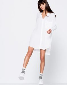 Oversized shirt - Blouses & shirts - Clothing - Woman - PULL&BEAR Ukraine Pull And Bear, Workwear Fashion, Pull & Bear, Oversized Shirt, Shirt Outfit, White Shirt, Ukraine, Work Wear