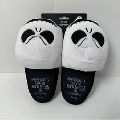 Nightmare Before Christmas Slip On Style Light Gripper Bottoms Thick Foam Sole Size 7-8 New And Never Worn Ynf 17221 Ugg Scuffette, Jack Skeleton, Grey Slippers, Christmas Slippers, Slides For Women, Pink Slippers, Faux Fur Slippers, Suede Slippers, Fuzzy Slippers