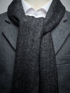 Men’s winter scarves – Wool winter scarf
A warm winter scarf in premium woven wool is a stylish accessory that is essential when the temperature drops. A winter scarf of a different color than your coat or jacket will lift your outfit, and you do not have to worry about freezing in the cold. Made in Italy.

Material: 100% Wool Classic Business Scarves For Fall, Classic Fall Business Scarves, Classic Wool Scarves For Cold Weather, Elegant Winter Scarves For Cold Weather, Gray Wool Scarf For Fall, Casual Winter Scarves, Classic Winter Scarves For Cold Weather, Black Wool Scarves For Cold Weather, Wool Scarves For Winter