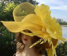 Fabulous design with a glittering touch.  Perfect finishing touch for any formal outfit.  Ideal for cocktail party or wedding.  Purse can be finished in silver, white or black. Boho Hat, Bridal Bag, Wedding Purse, Kentucky Derby Hat, Derby Hat, Church Hats, Sun Beach, Evening Purse