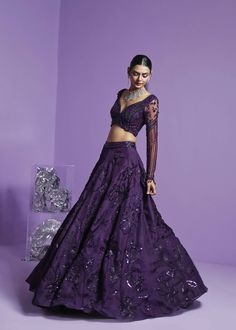 Purple lehenga with a deep neck long-sleeved embroidered blouse paired with a-line floral embroidered lehenga and mesh dupatta. Modern Bridal Gowns, Indian Wedding Bride, Full Sleeve Blouse, Organza Lehenga, Indian Bridal Lehenga, Vacuum Storage, Embroidered Lehenga, Lehenga Blouse