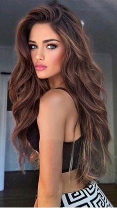 Big Wavy Hair, Rambut Brunette, Shuffle Dance, Brown Hair Balayage, Long Brown Hair, Sketches Simple, Long Wavy Hair, Long Hair Cuts