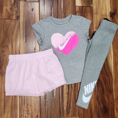 Nwt Bin Pa Playful Pink Cotton Leggings, Spring Stretch Activewear For Play, Stretch Activewear For Spring, Playful Pink Fitted Activewear, Pink Casual Stretch Sets, Casual Stretch Pink Sets, Cute Pink Stretch Leggings, Nike Pink Activewear For Loungewear, Playful Pink Activewear For Workout